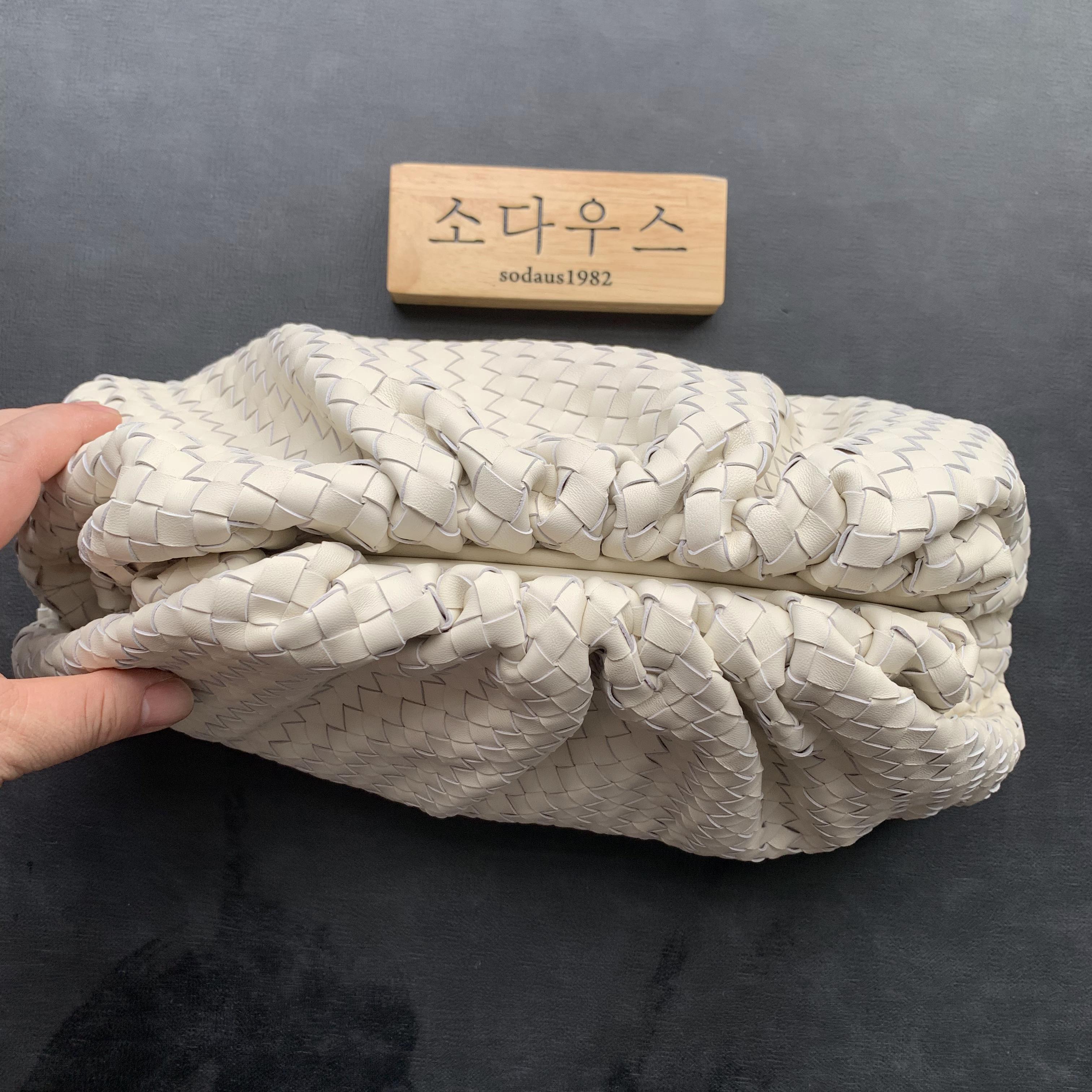 보테가 베네타 만두백 라지