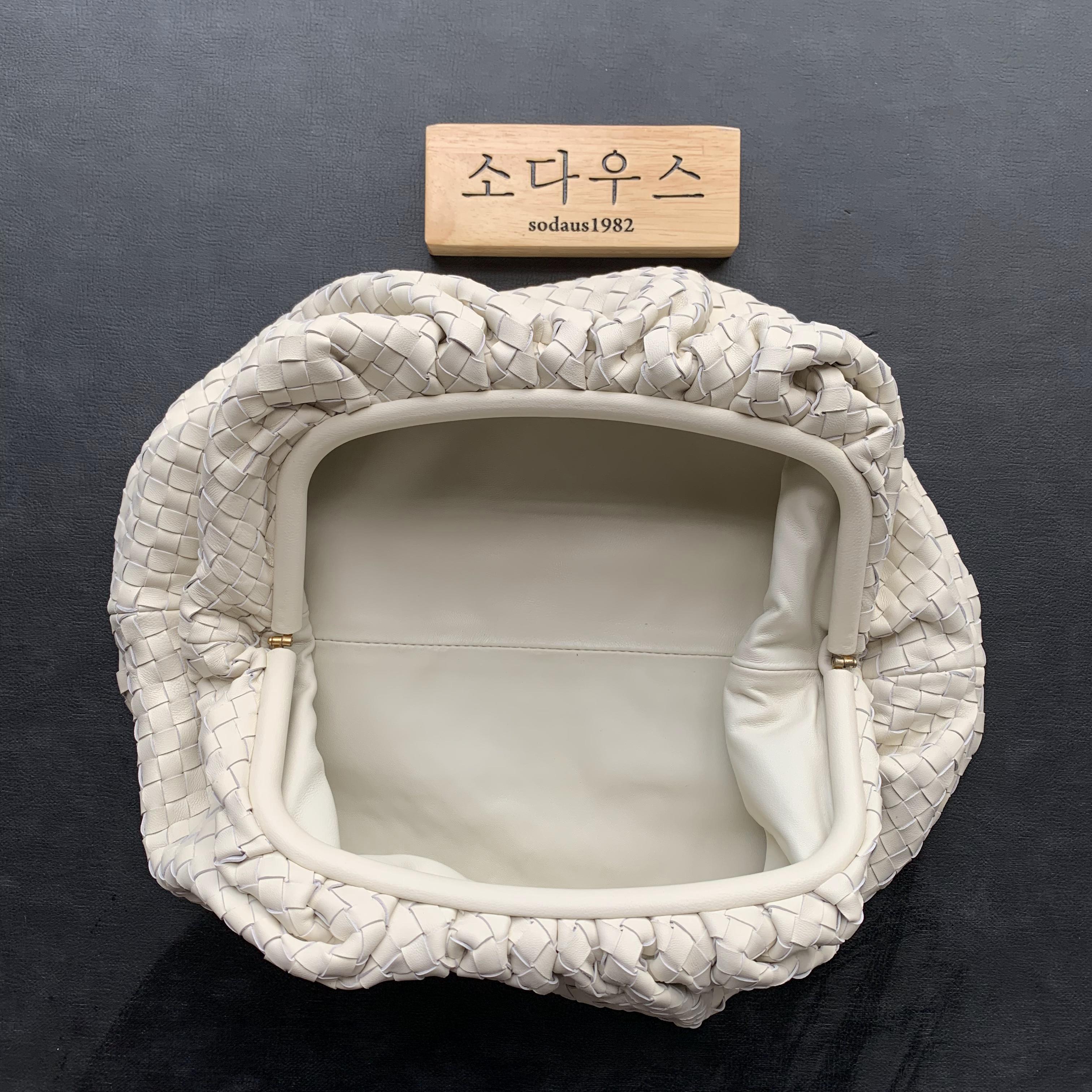보테가 베네타 만두백 라지