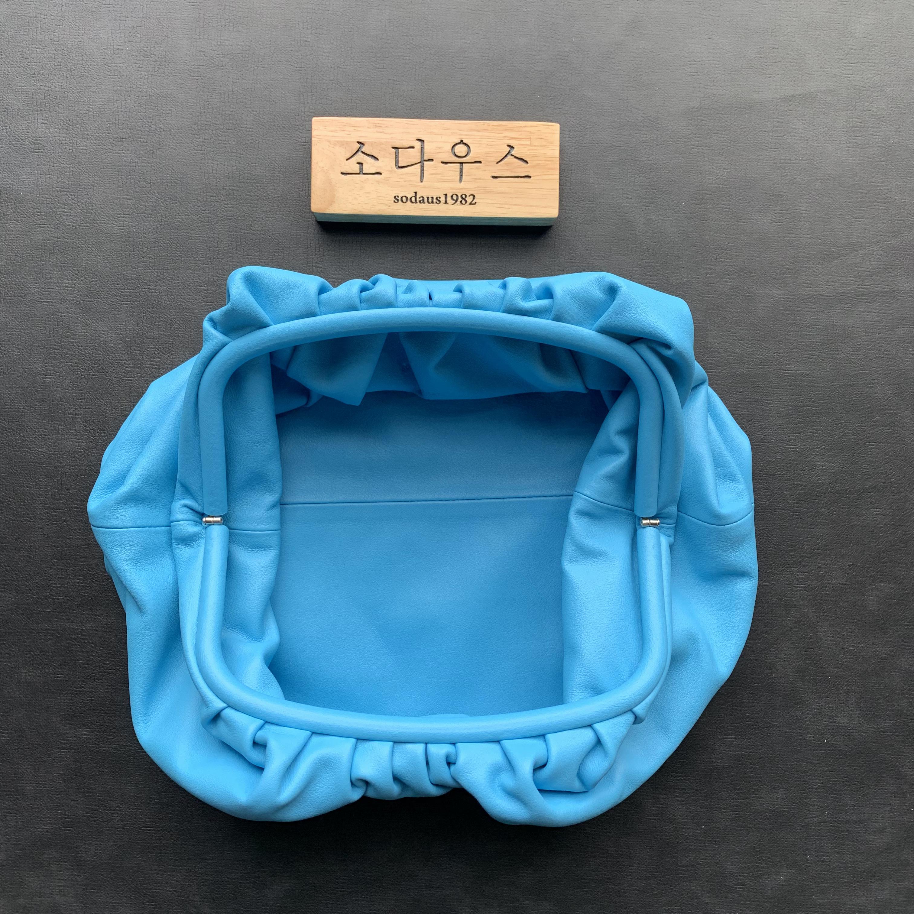 보테가 베네타 만두백 라지