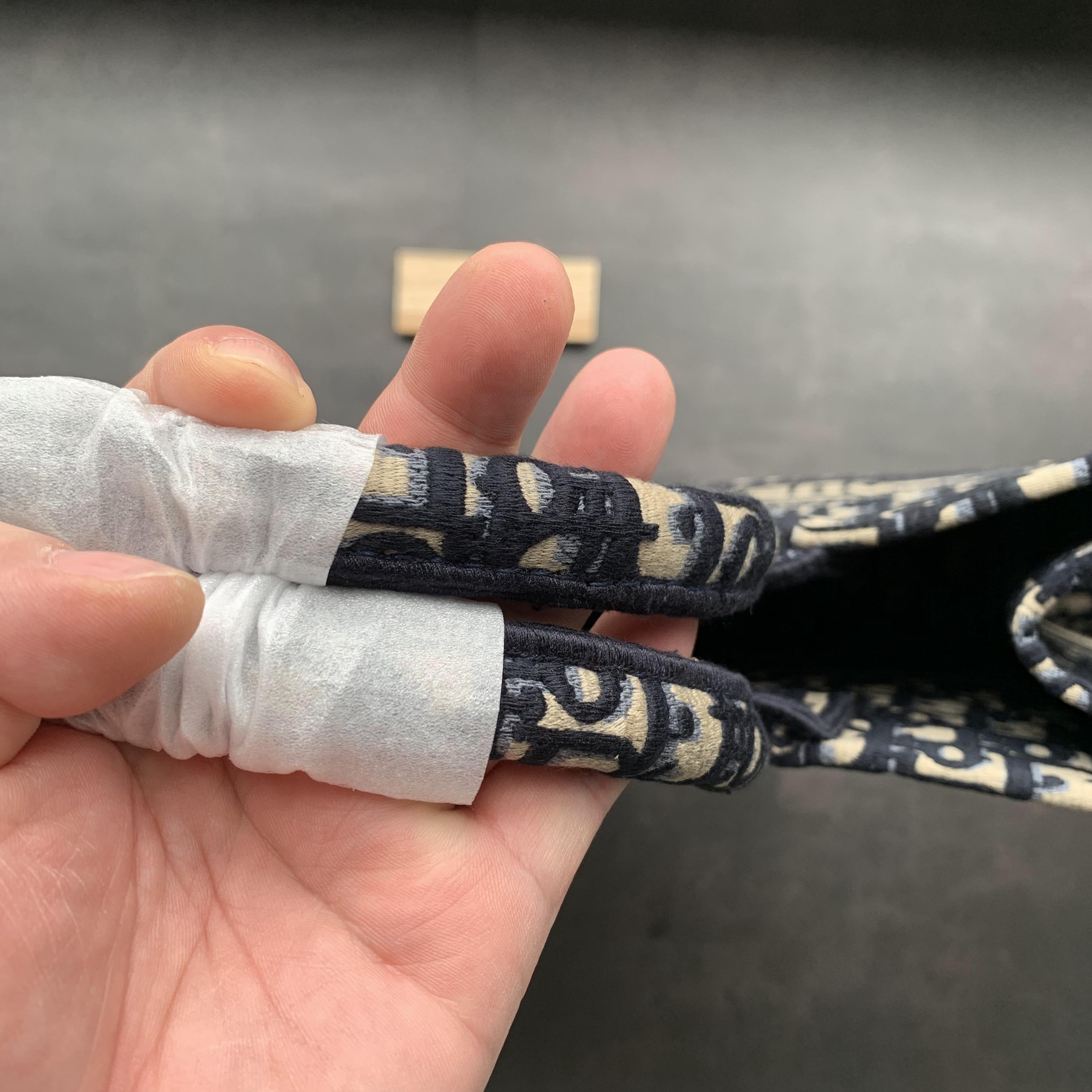 디올 오블리크 북토트