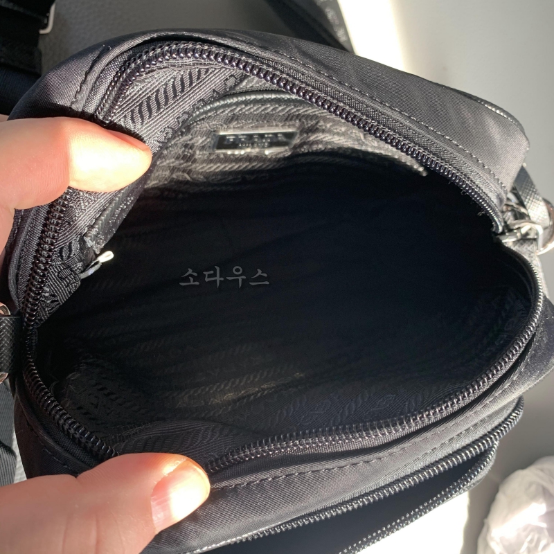 프라다 테수토 카메라백