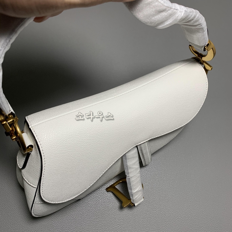 디올 새들백 미듐_25cm