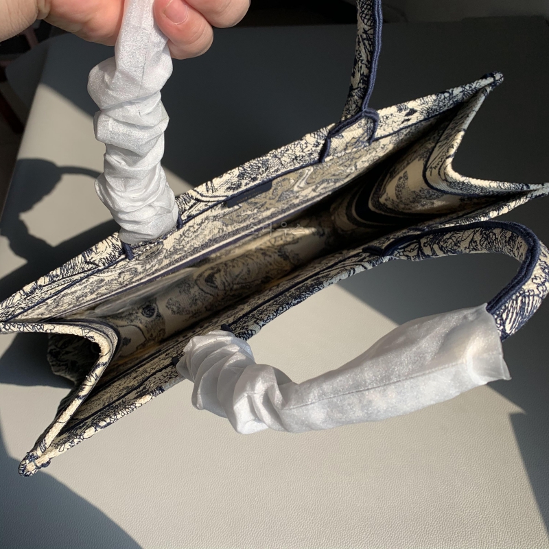 디올 북토트 백라지_42cm