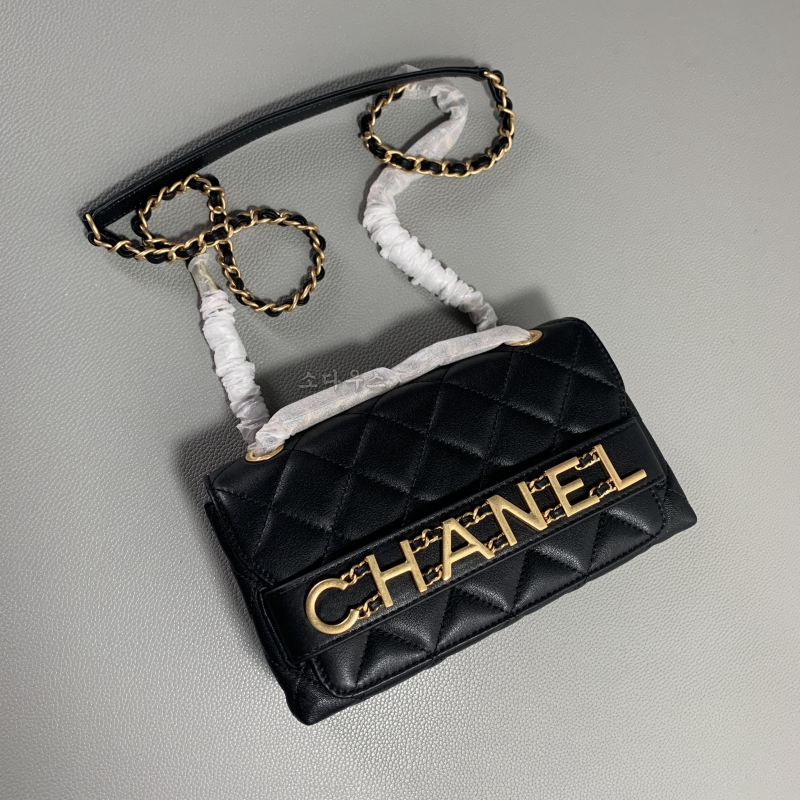 샤넬 레터링 플랩백_21*15*8cm