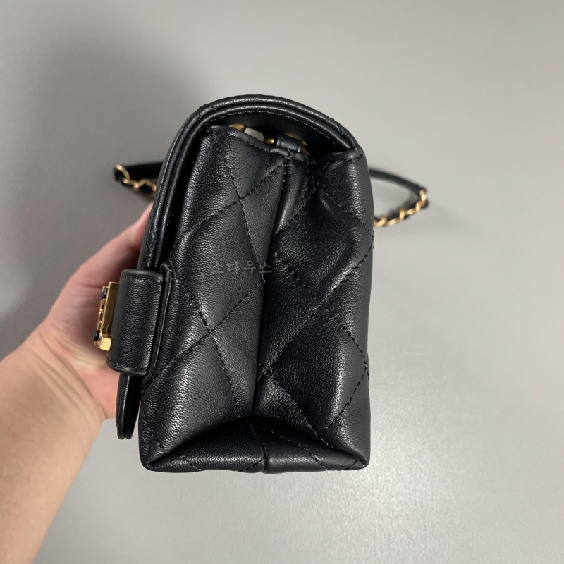 샤넬 레터링 플랩백_21*15*8cm