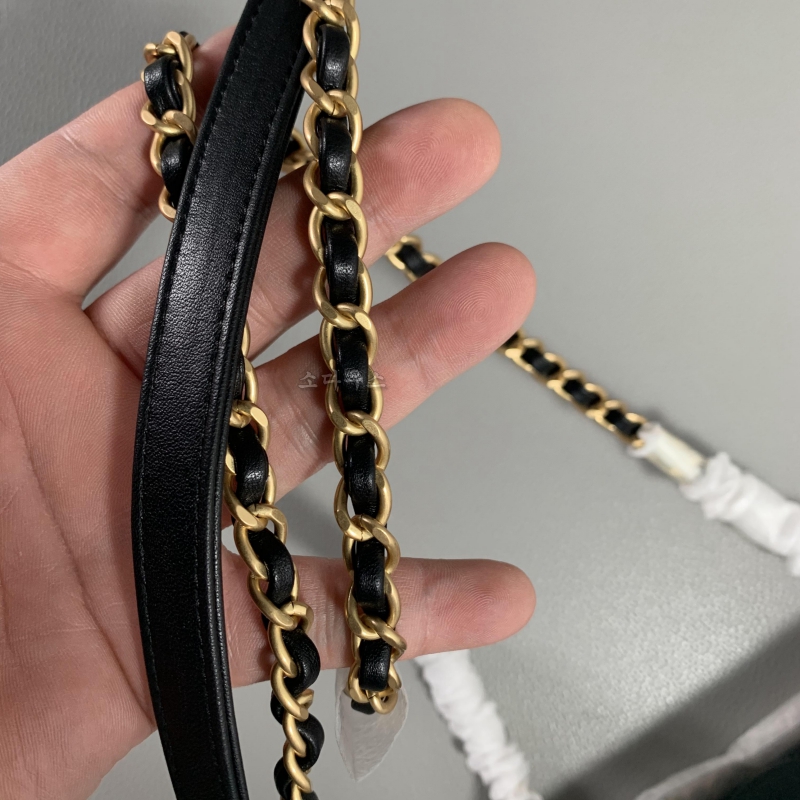 샤넬 레터링 플랩백_21*15*8cm