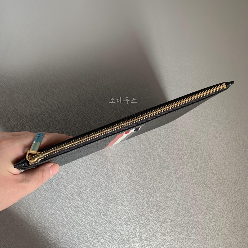 톰브라운 클러치_33cm
