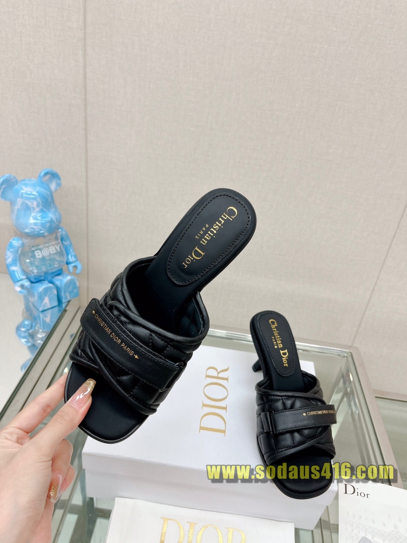 디올 슬리퍼