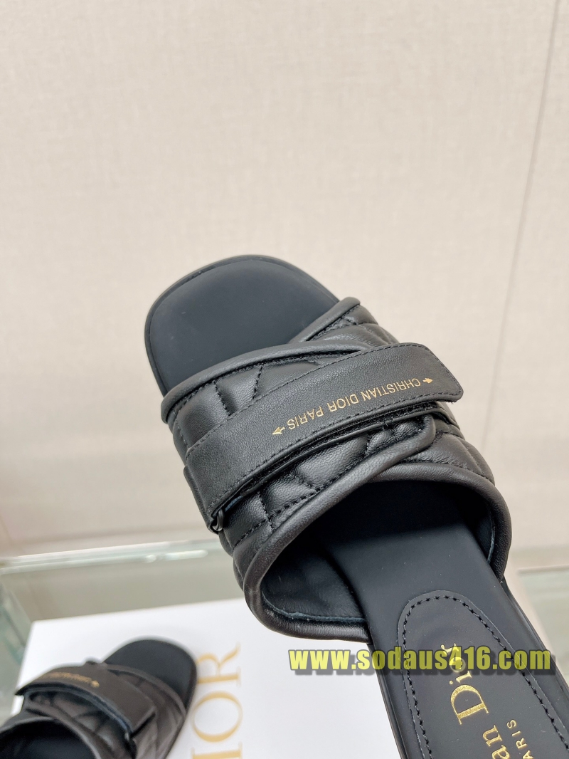 디올 슬리퍼