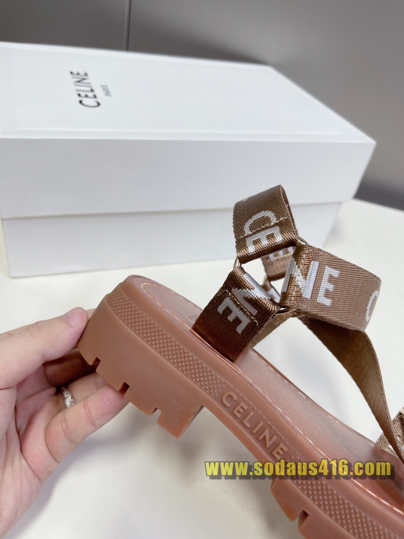 셀린느 샌들