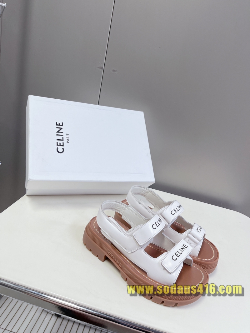 셀린느 샌들