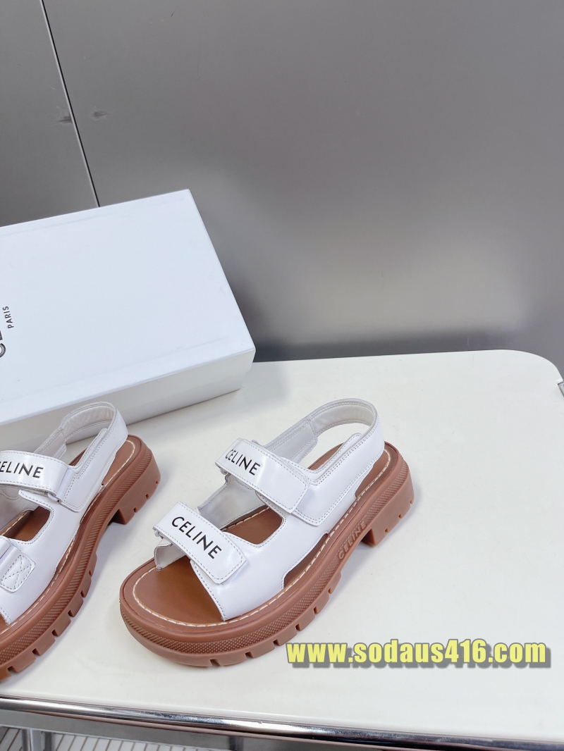 셀린느 샌들