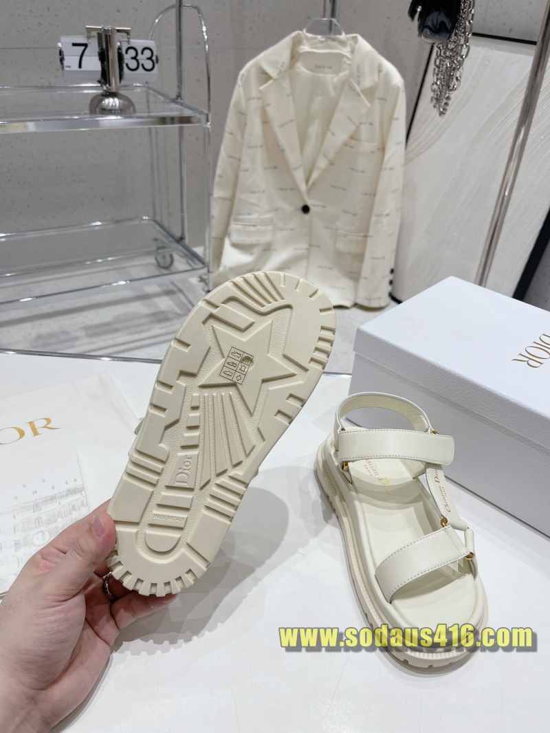 디올 샌들