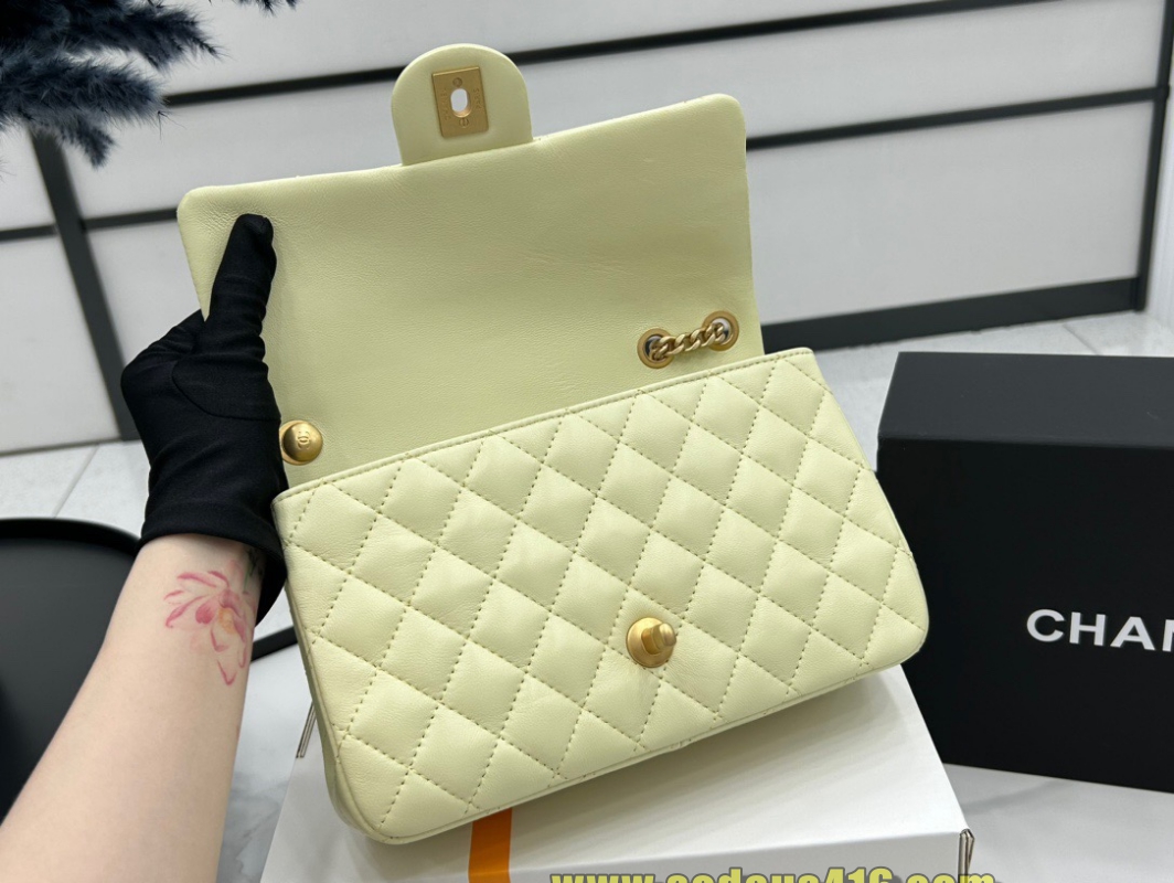 샤넬 까말리아 골드볼