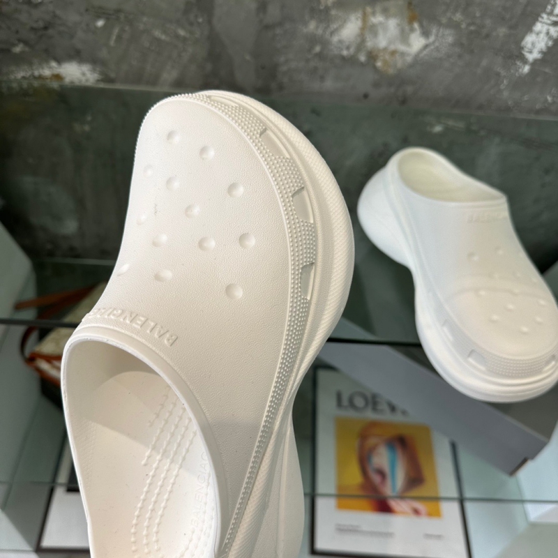 발렌시아가 슬리퍼