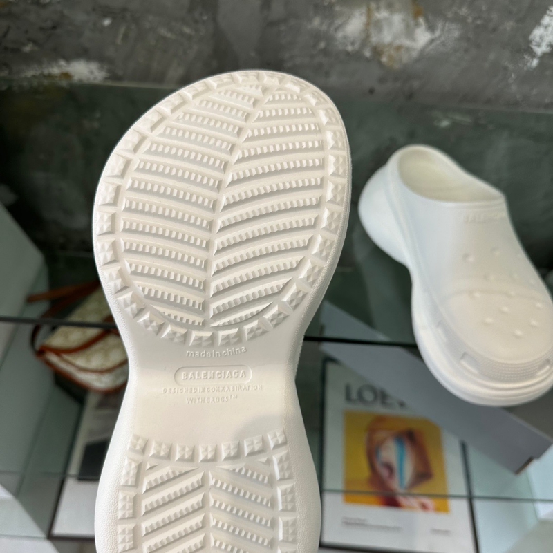 발렌시아가 슬리퍼