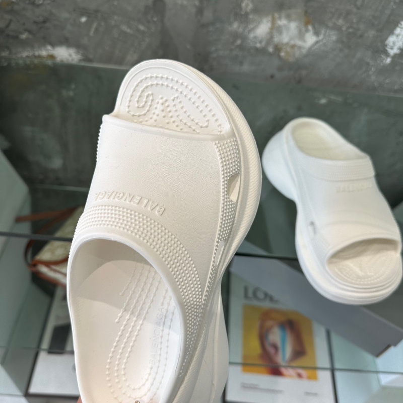 발렌시아가 슬리퍼