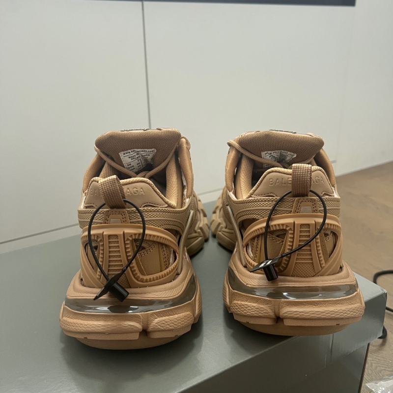 발렌시아가 스니커즈