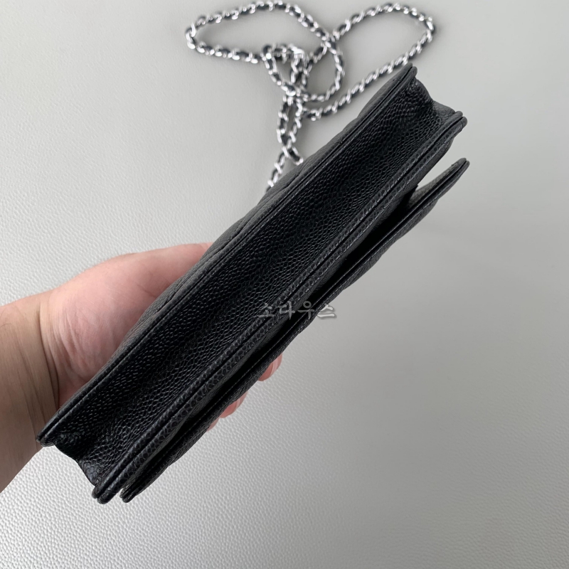 샤넬 woc 캐비어 똑딱이 (정품가죽)