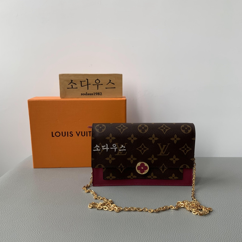루이비통 폴로르 체인 월릿백 m67404