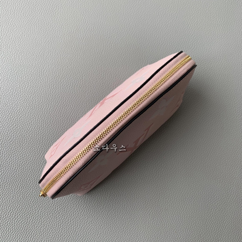 루이비통 바이더 풀 코스메틱 파우치 m80502