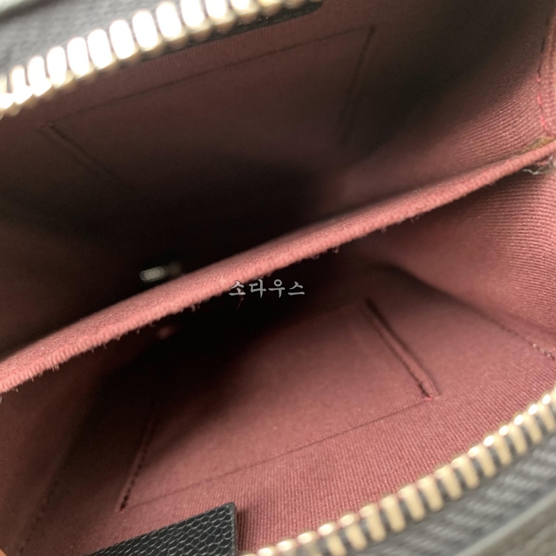 샤넬 핸드폰 가방