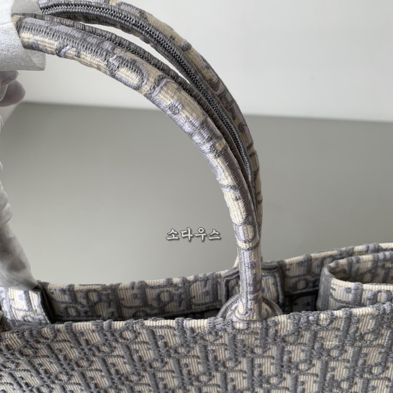 디올 북토트 라지